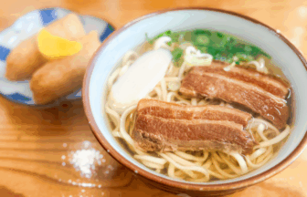 Kota Toyomigusuku, Okinawa, cabang soba Tamaya Toyosaki
