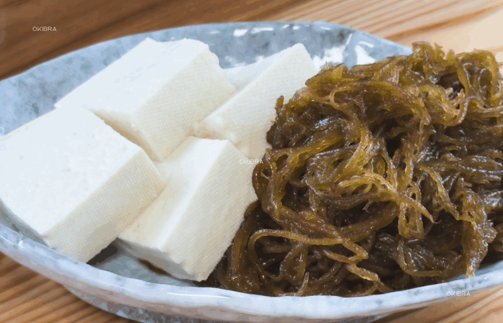 Chabu - Nago, Nago, Okinawa Agu shabu shabu shabu shabu, daging babi dengan kulit Makan malam di rumah tradisional Ryukyuan