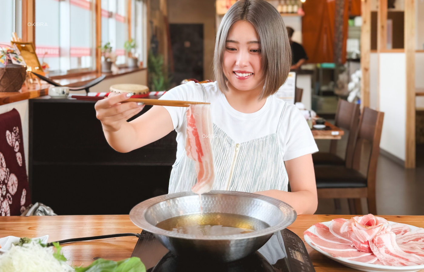 Chabu - Nago, Nago, Okinawa Agu shabu shabu shabu shabu, daging babi dengan kulit Makan malam di rumah tradisional Ryukyuan