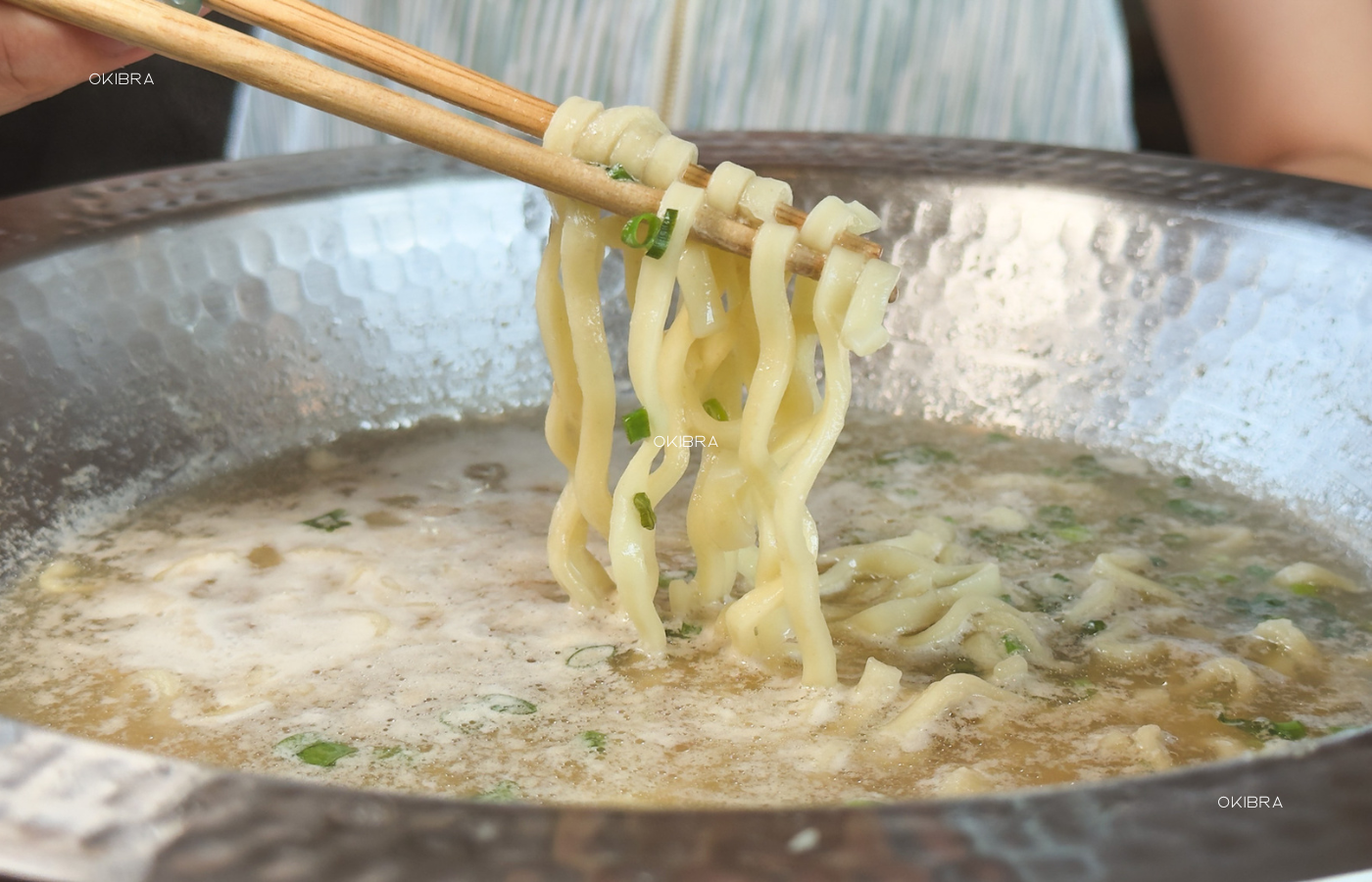Chabu - Nago, Nago, Okinawa Agu shabu shabu shabu shabu, daging babi dengan kulit Makan malam di rumah tradisional Ryukyuan