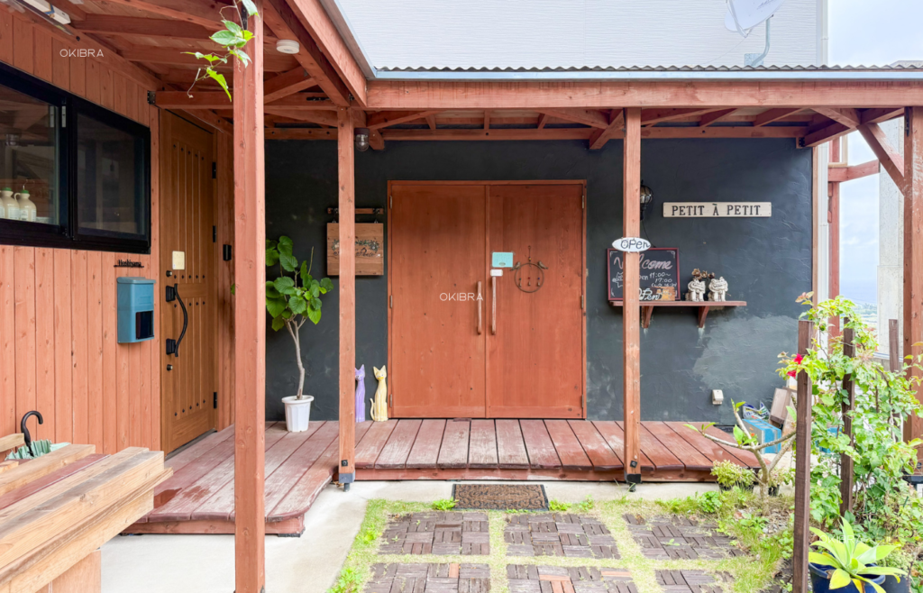 沖縄県今帰仁村 プティ・タ・プティ パンケーキ かき氷 海の見えるカフェ
