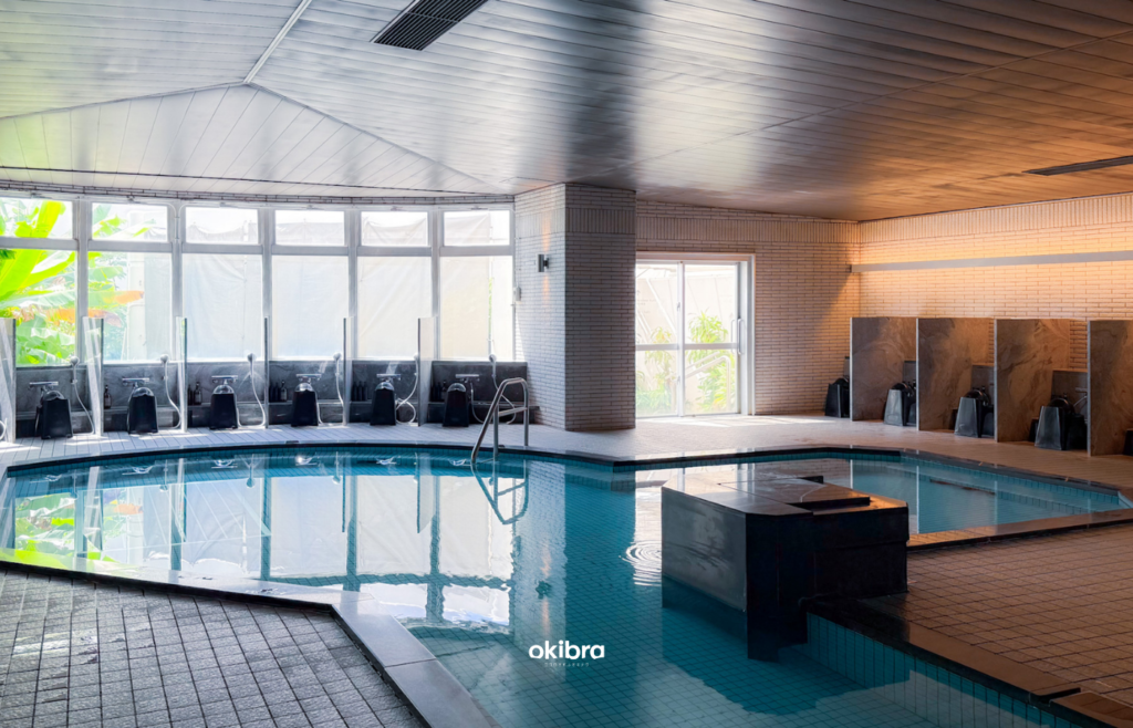 沖縄県読谷村 グランドメルキュール沖縄残波岬リゾート オールインクルーシブ 県内最大級プール 絶叫スライダー