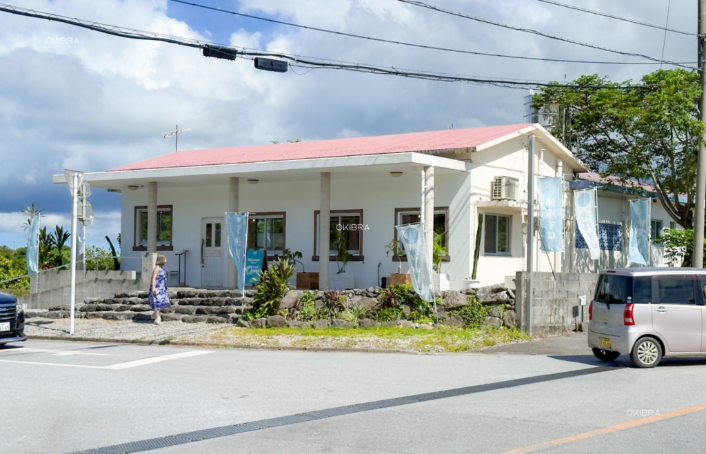 沖縄県今帰仁村 沖縄そばカフェととと 沖縄そば ポップコーン 座敷あり