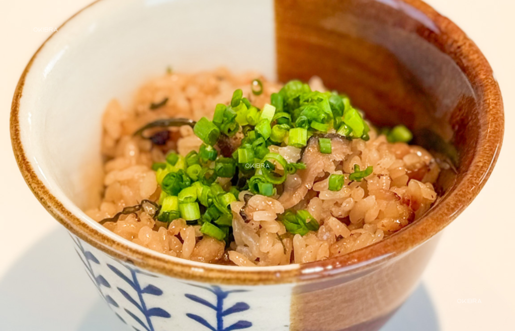 沖縄県今帰仁村 沖縄そばカフェととと 沖縄そば ポップコーン 座敷あり