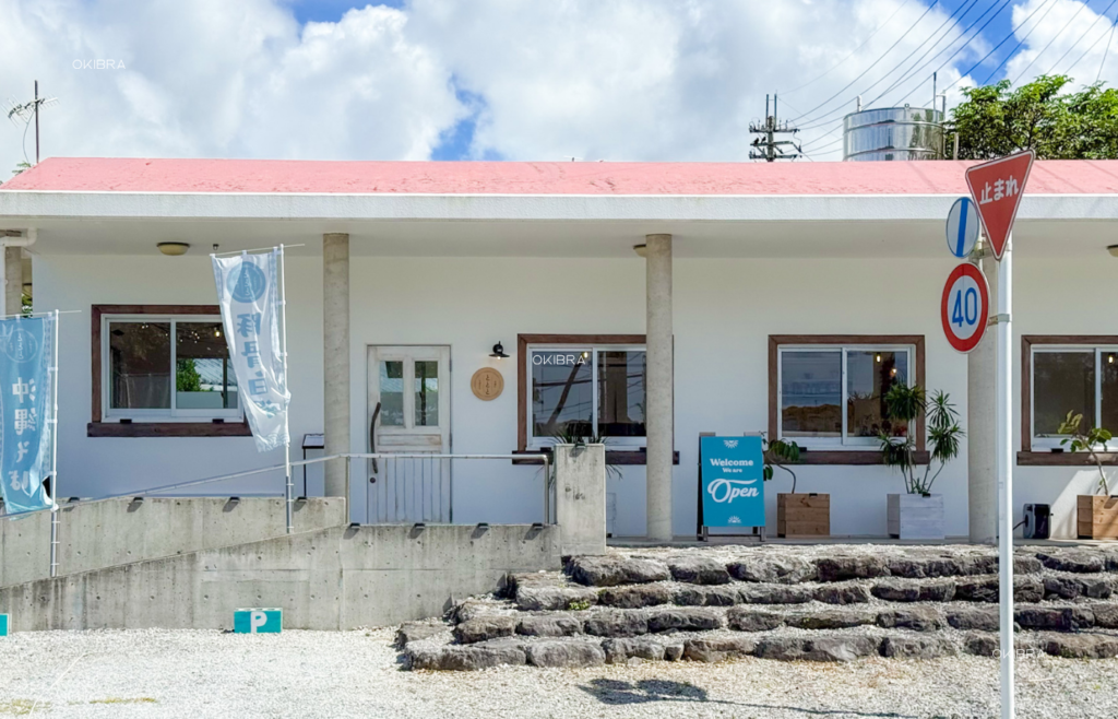 沖縄県今帰仁村 沖縄そばカフェととと 沖縄そば ポップコーン 座敷あり