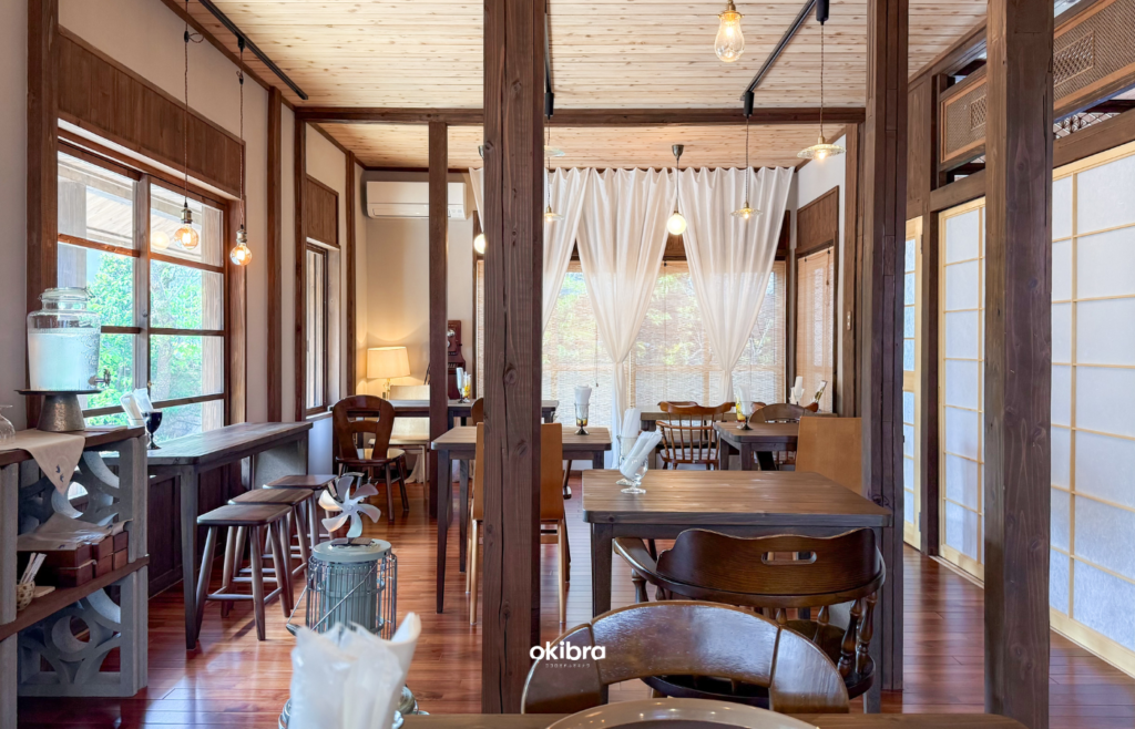 沖縄県今帰仁村 Lucian Blue 沖縄カフェ 古民家カフェ モーニング 朝食 パンケーキ クリームソーダペットOK