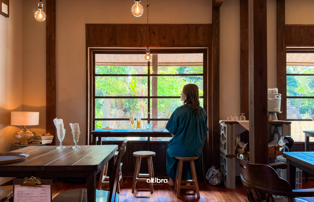 沖縄県今帰仁村 Lucian Blue 沖縄カフェ 古民家カフェ モーニング 朝食 パンケーキ クリームソーダペットOK