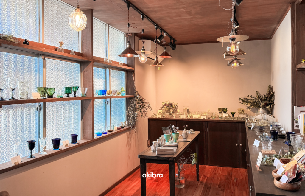 沖縄県今帰仁村 Lucian Blue 沖縄カフェ 古民家カフェ モーニング 朝食 パンケーキ クリームソーダペットOK