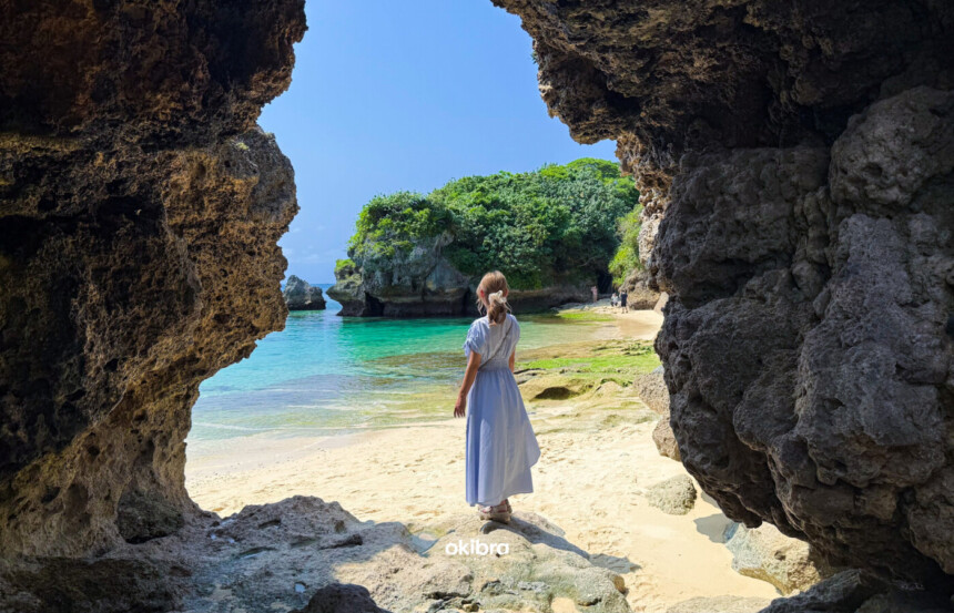 沖縄県今帰仁村 古宇利島 チグヌ浜（始まりの洞窟）