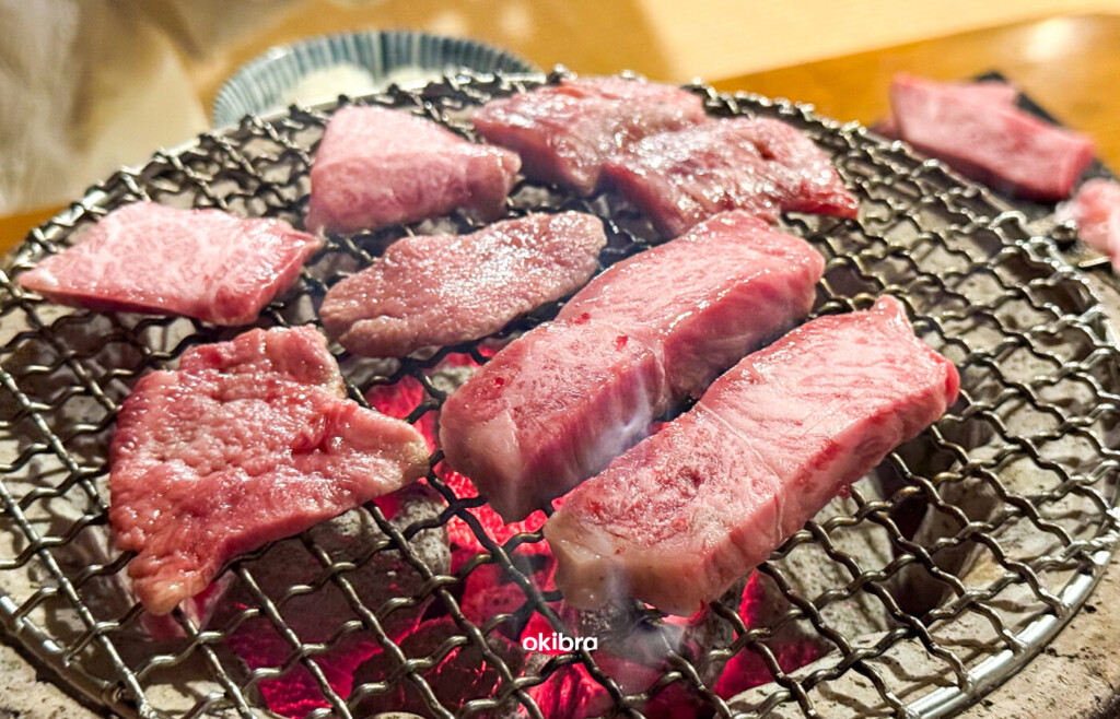 沖縄県今帰仁村 琉球古民家焼肉処うむい 焼肉 和牛 炭火 琉球古民家 フクギ並木