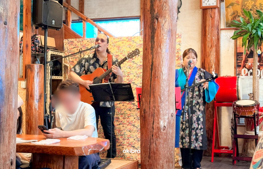 Kaisentei, Izakaya dengan Pertunjukan Lagu Tradisional Okinawa, Kota Motobu, Prefektur Okinawa